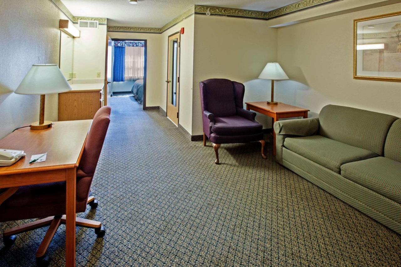 Country Inn & Suites By Radisson, Lansing, Mi Buitenkant foto