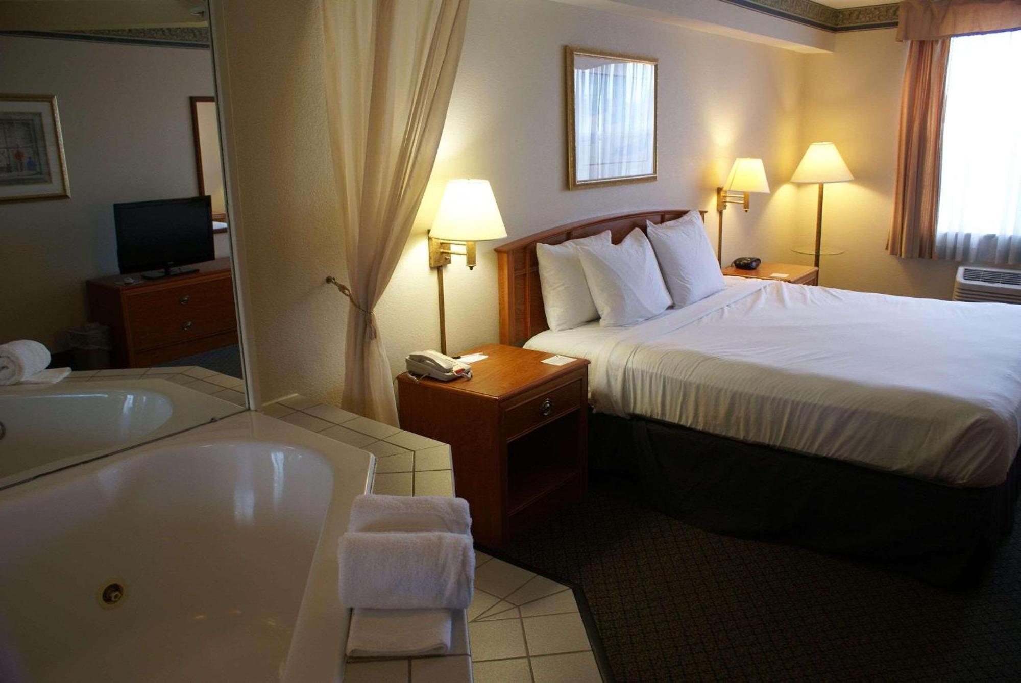 Country Inn & Suites By Radisson, Lansing, Mi Buitenkant foto