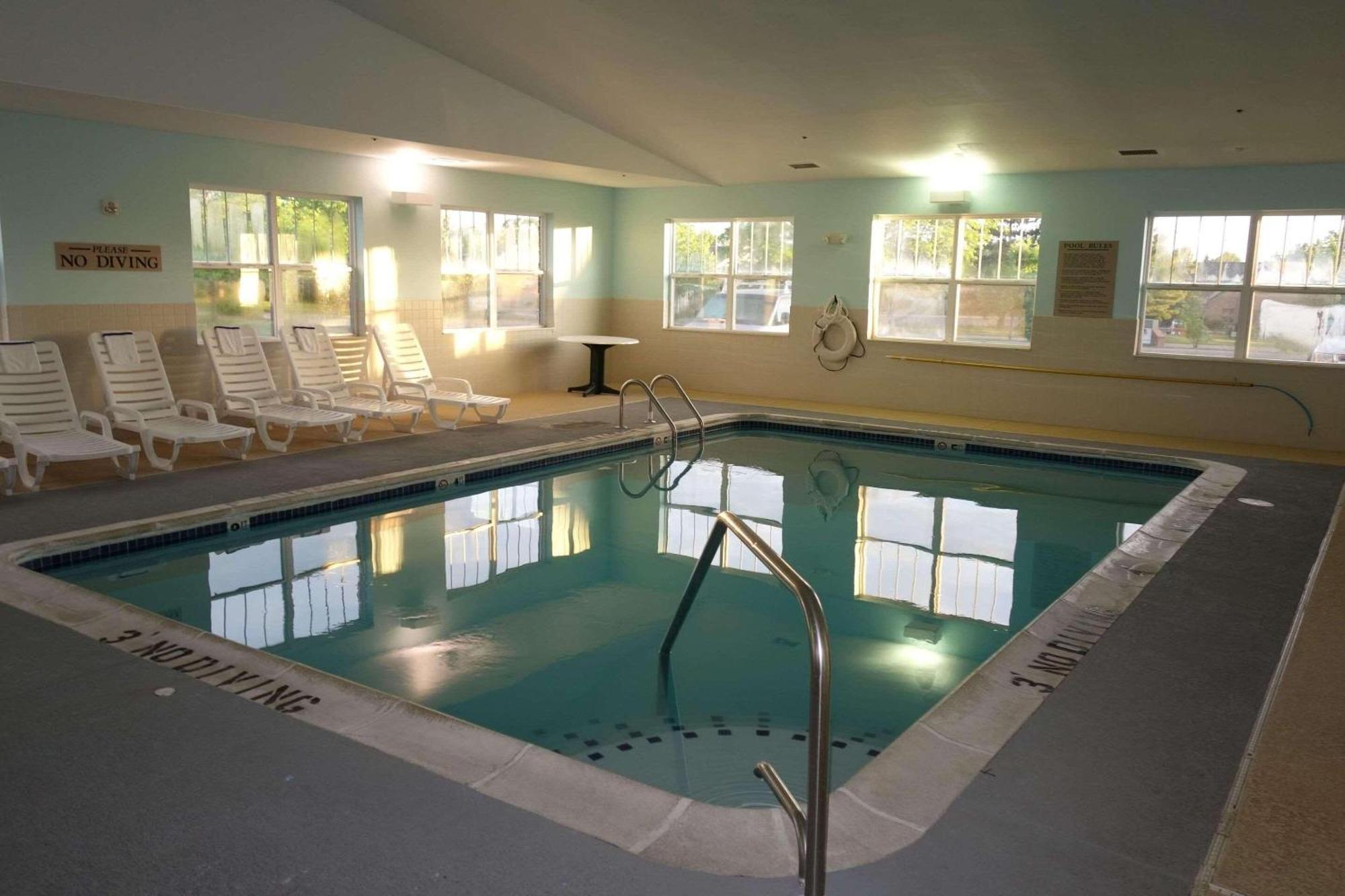Country Inn & Suites By Radisson, Lansing, Mi Buitenkant foto