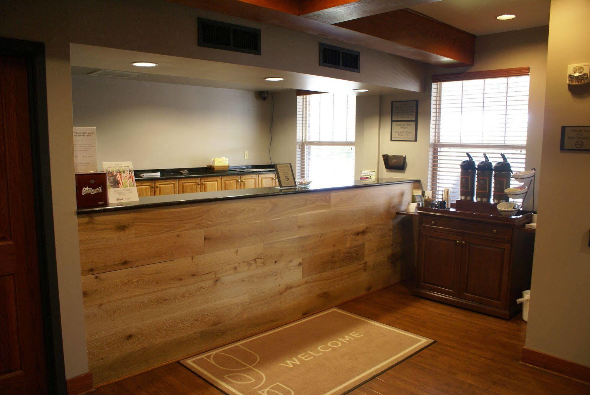 Country Inn & Suites By Radisson, Lansing, Mi Buitenkant foto